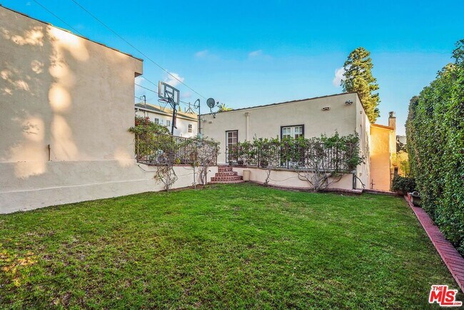 Building Photo - 10497 Kinnard Ave