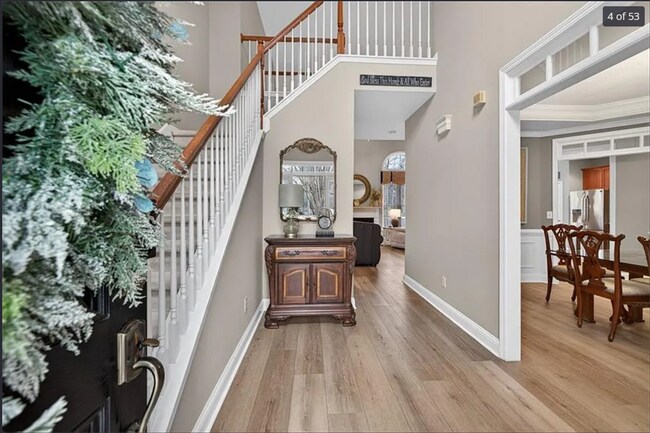 Building Photo - 5 Bed 4 Bath Multi Family House