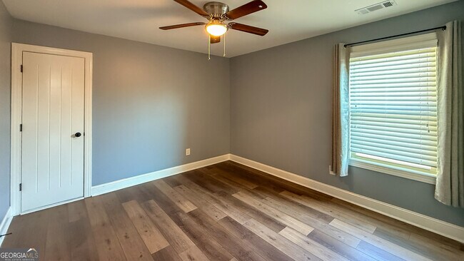 Building Photo - 338 Brookstone Dr