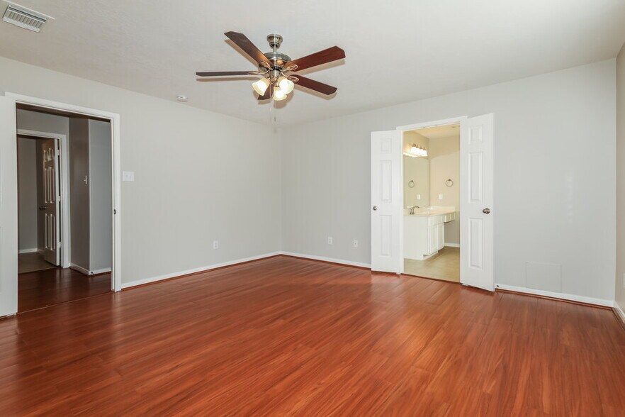 Building Photo - 22207 Summer Breeze Ln