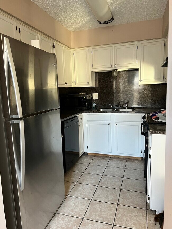 Building Photo - 6212 Stumberg Ln