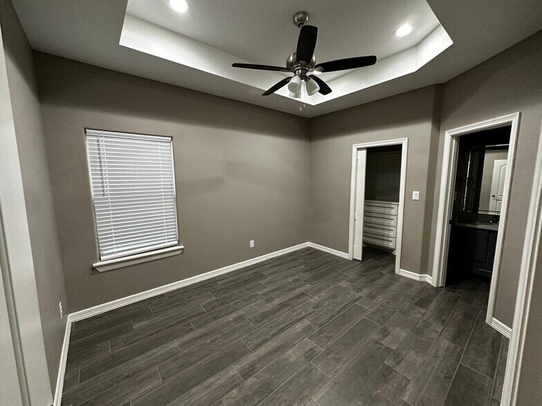 Building Photo - 2005 Harrison St