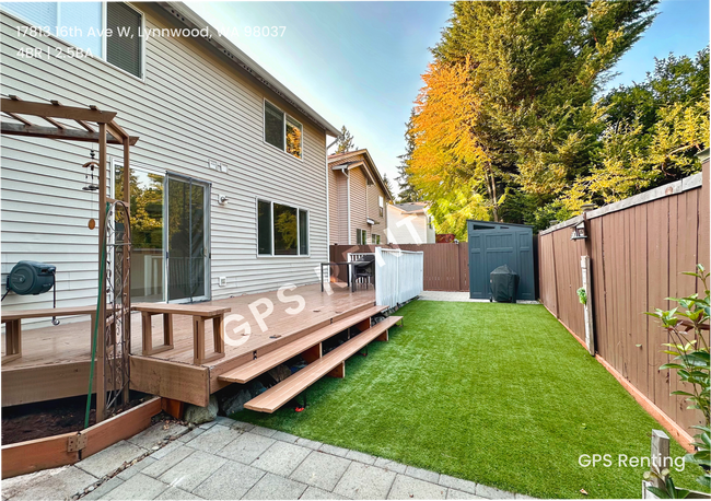 Building Photo - 17813 16th Ave W