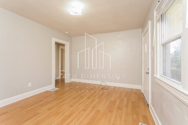 Building Photo - 2/1 Bath Home Near Downtown - Accepts Vouc...