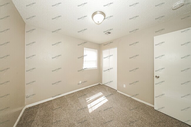 Building Photo - 808 NW 113th St