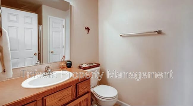 Building Photo - 1288 Lake Cir