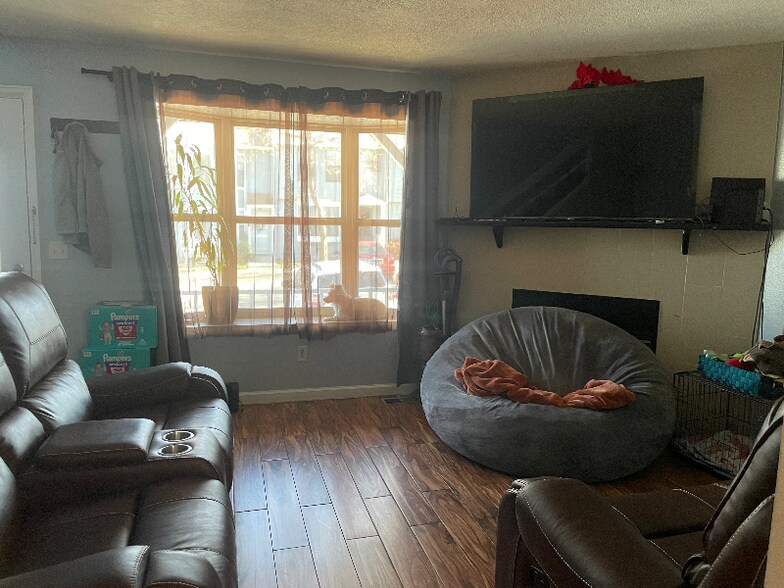 Building Photo - 8128 Washington St