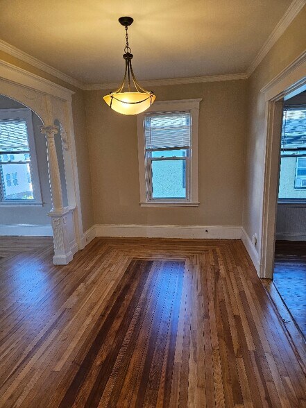 Building Photo - 322 Wood St