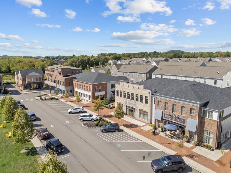 Building Photo - 701 Halcyon Ln