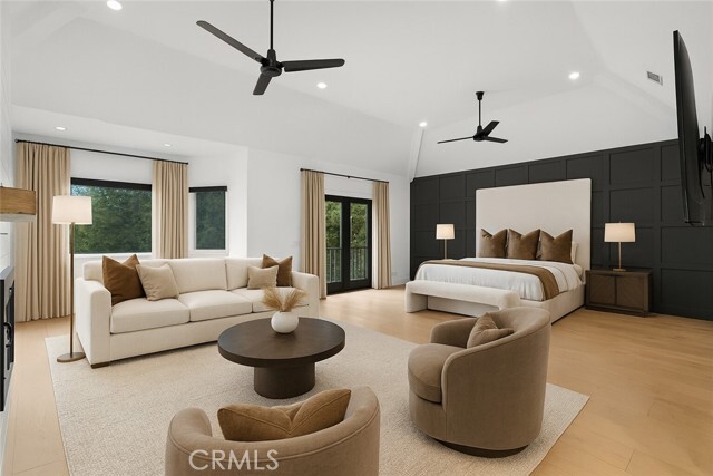 Building Photo - 5946 Woodlake Ave