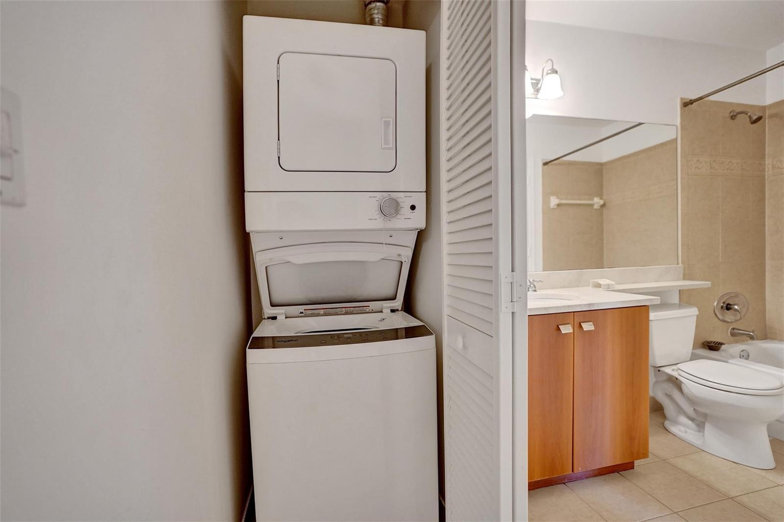 Building Photo - 1030 Crystal Way