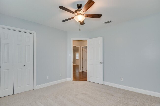 Building Photo - 1094 Maple Ridge Ct