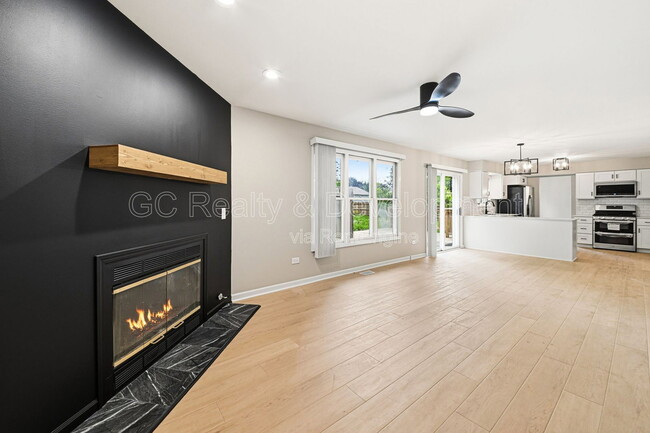 Building Photo - 1244 Pine Grove Ave