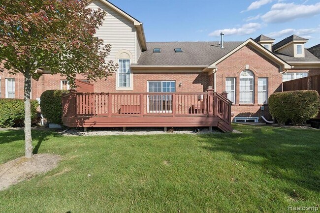 Building Photo - 48551 Oak Bridge Dr