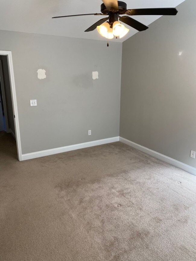 Building Photo - Eastside Townhome