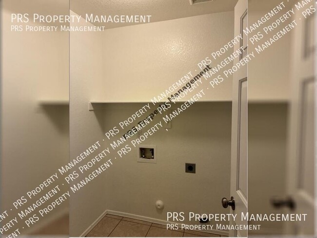 Building Photo - 1042 S Clancy Cir