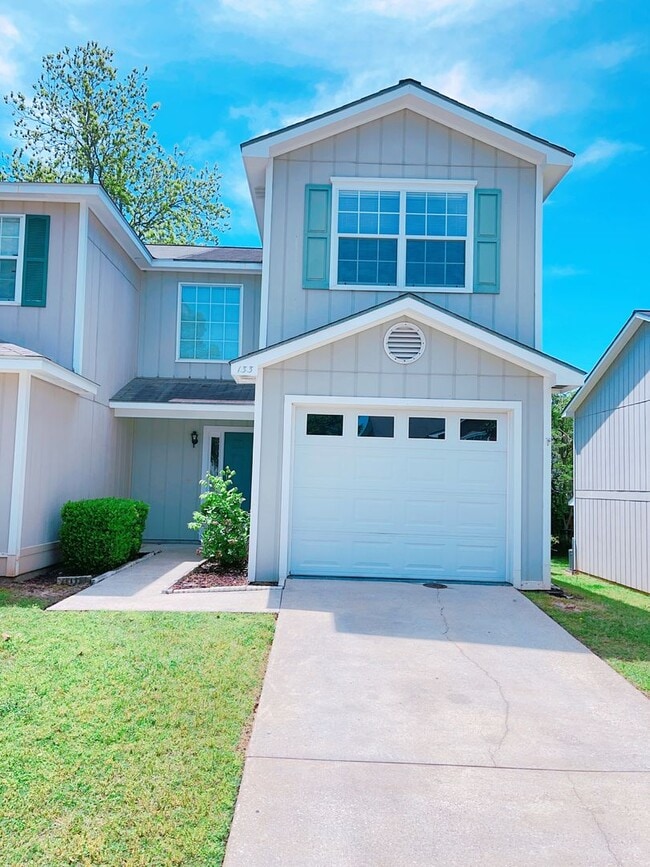 Building Photo - Foxhill Commons