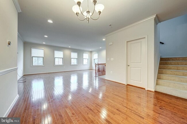 Building Photo - 42541 Dreamweaver Dr