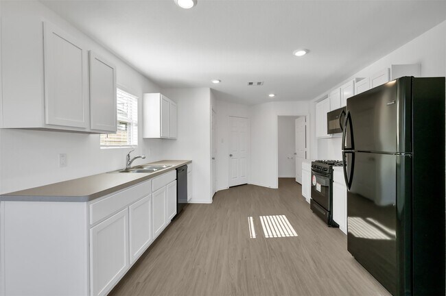 Building Photo - 3647 Solanum Dr