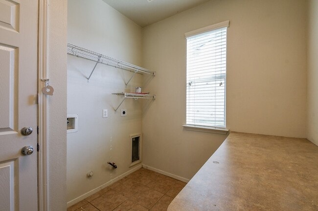 Building Photo - 3043 Feather Green Trail