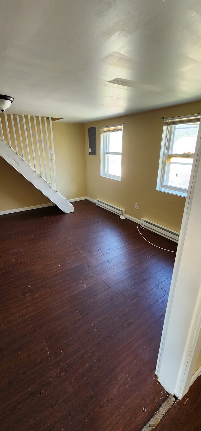 Building Photo - 274 N Main St