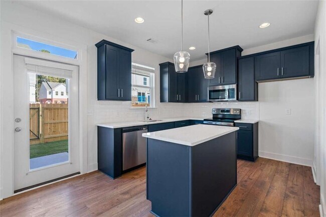 Building Photo - 61 Auburn Wds Dr
