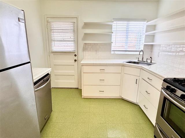 Building Photo - 6126 Tremont St