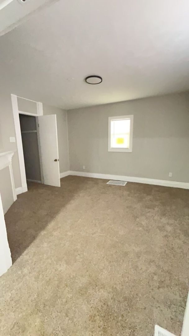 Building Photo - 1333 E Main St