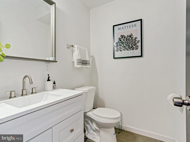 Building Photo - 1931 Colonial St