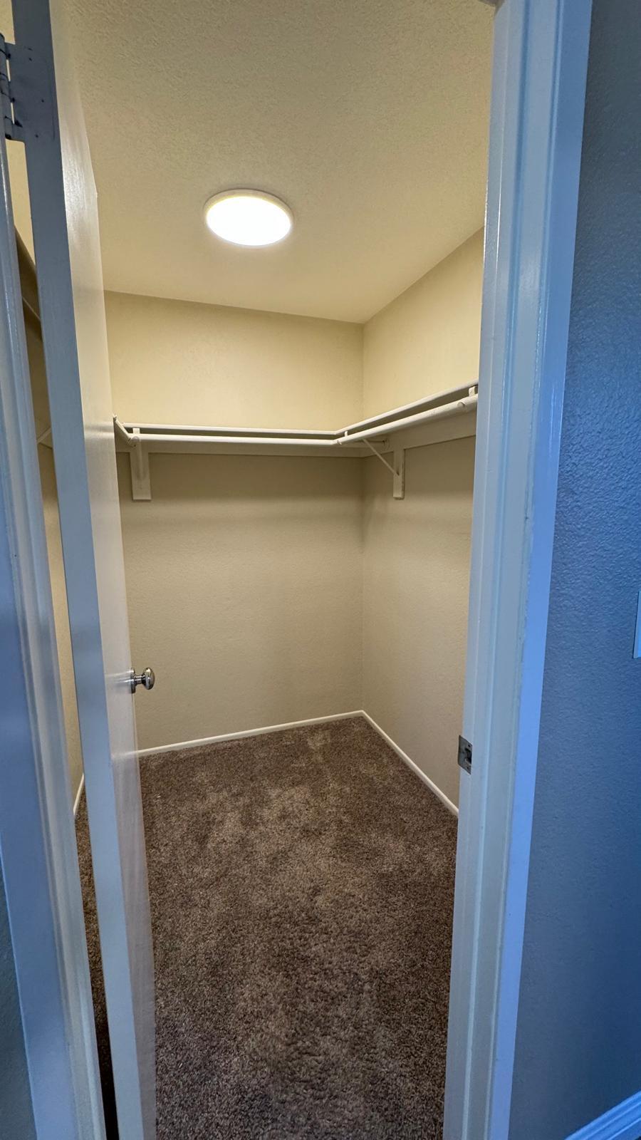 walk-in closet - 3625 Toscany Ct
