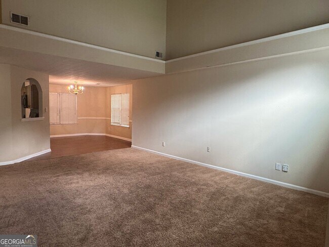 Building Photo - 3229 Diamond