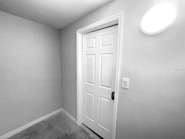 Building Photo - 409 Satsuma Ln