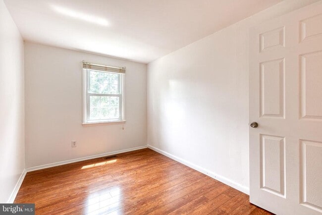 Building Photo - 3429 Saluda Rd