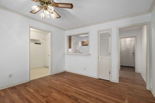 Building Photo - Charming 3 Bed | 2 Bath Home with Beautiful Outdoor Living