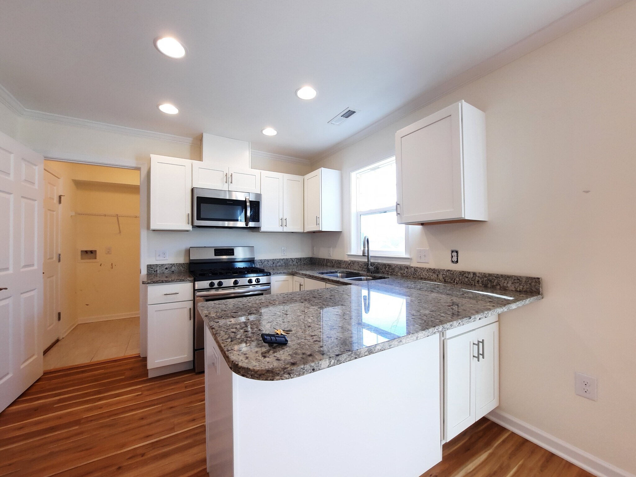 Great counter space - 1025 Baldwin Commons Dr