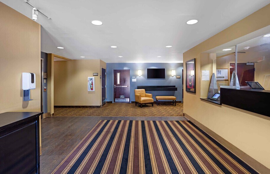 Building Photo - Furnished Studio-Fishkill - Westage Center