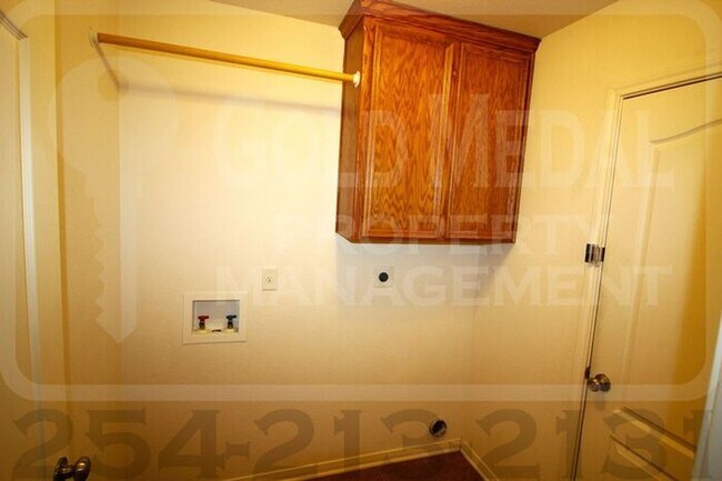 Building Photo - Fresh Vibes on Llano Estacado – Your Next Chapter Starts Here!