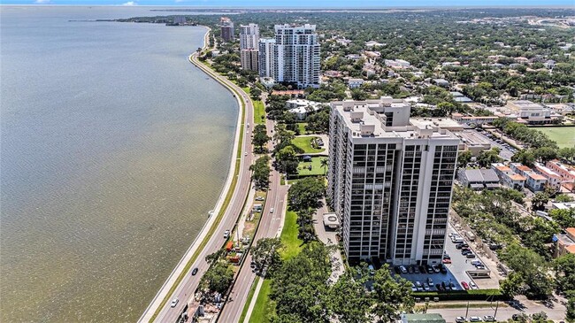 Building Photo - 3301 Bayshore Blvd