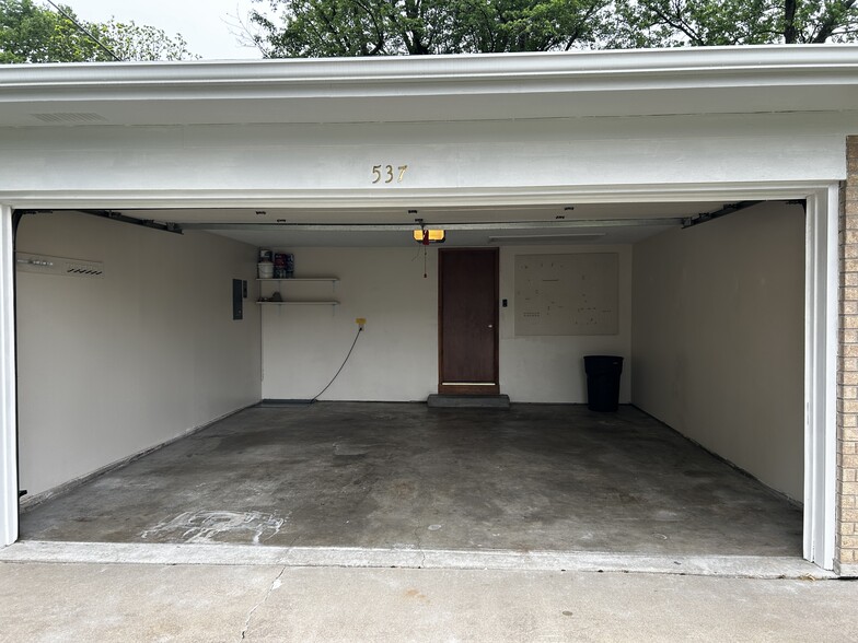 2 car garage with sump pump - 537 E Glenwood St