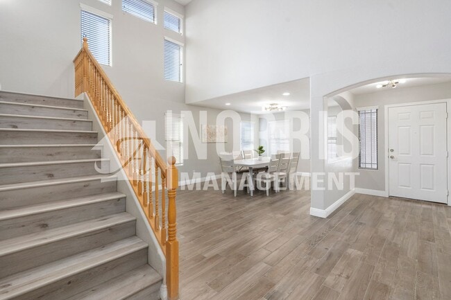Building Photo - Beautiful Large Furnished Home w/A Pool