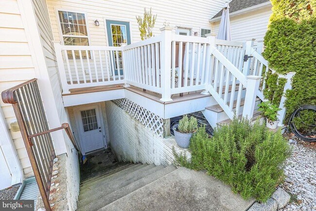 Building Photo - 23305 Hyacinth Ln