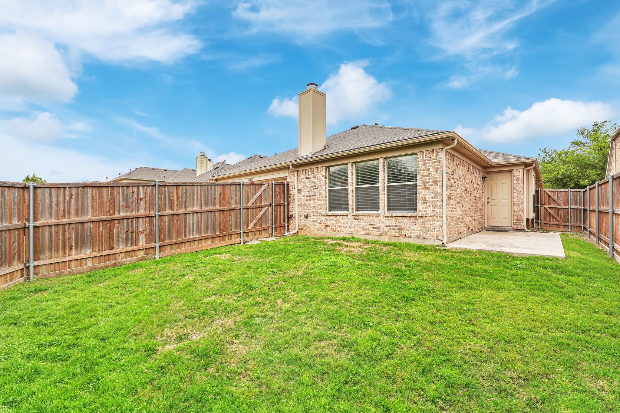 Building Photo - 12618 Red Hawk Dr