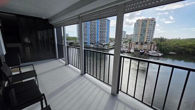 Building Photo - 936 Intracoastal Dr