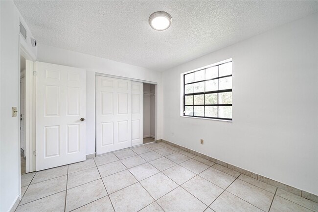 Building Photo - 1000 Constitution Dr