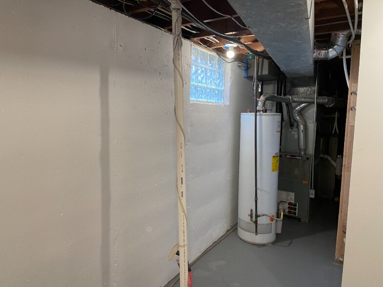 Building Photo - 9914 England Dr