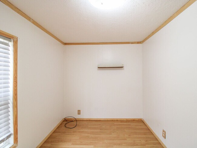 Building Photo - Nice home on a wooded lot! Minutes from Athens!