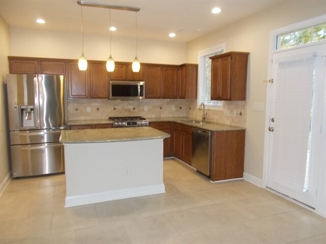 Building Photo - 1505 Bucklebury Ct