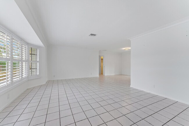 Building Photo - 130 Gulfstream Rd