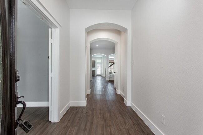 Building Photo - 4738 Coyote Trail