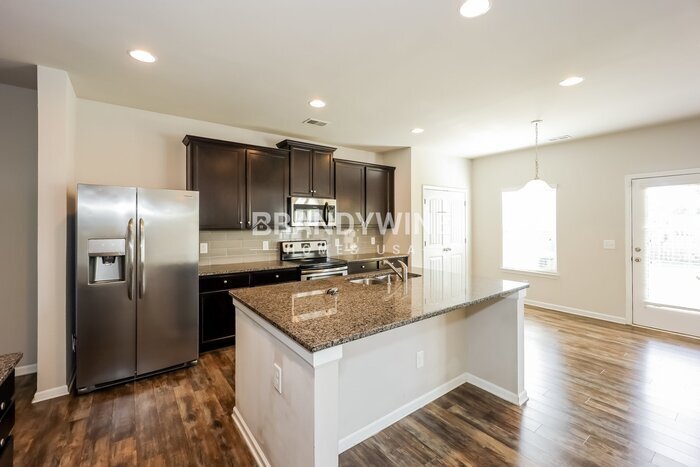 Building Photo - 31 Cliffbriar Terrace